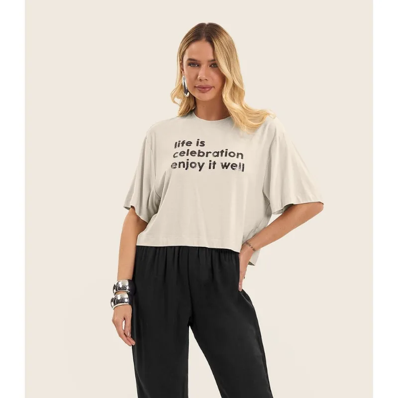 T- Shirt Feminina em Viscose Creponada Endless Bege G