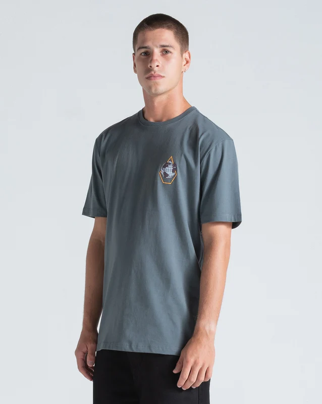 Camiseta Regular Volcom Earth Tripper Cinza Chumbo P / CINZA CHUMBO