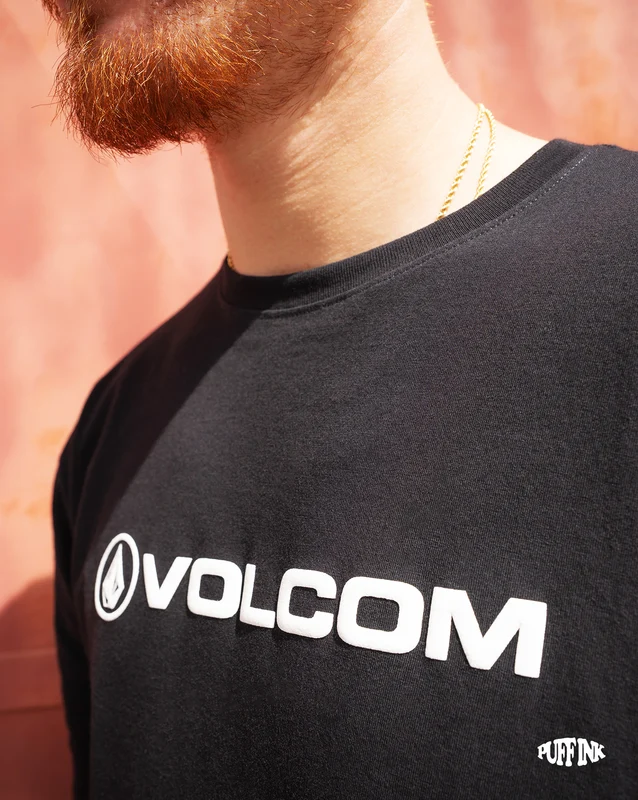 Camiseta Regular Volcom New Euro Preta GG / PRETO