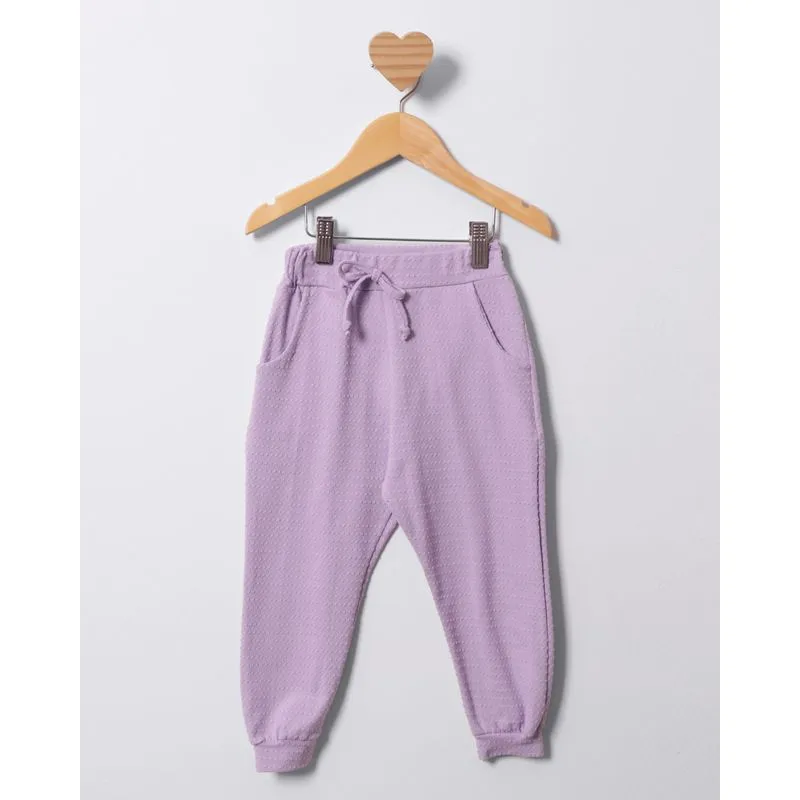 Calça Bebê Jogger Texturizada Com Bolsos Lilás 1