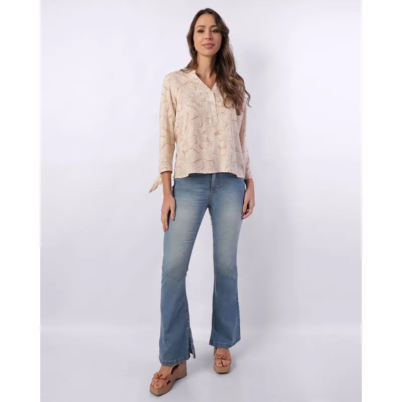 Calça Jeans Feminina Flare Estonada Com Fenda Bolsos Azul 48