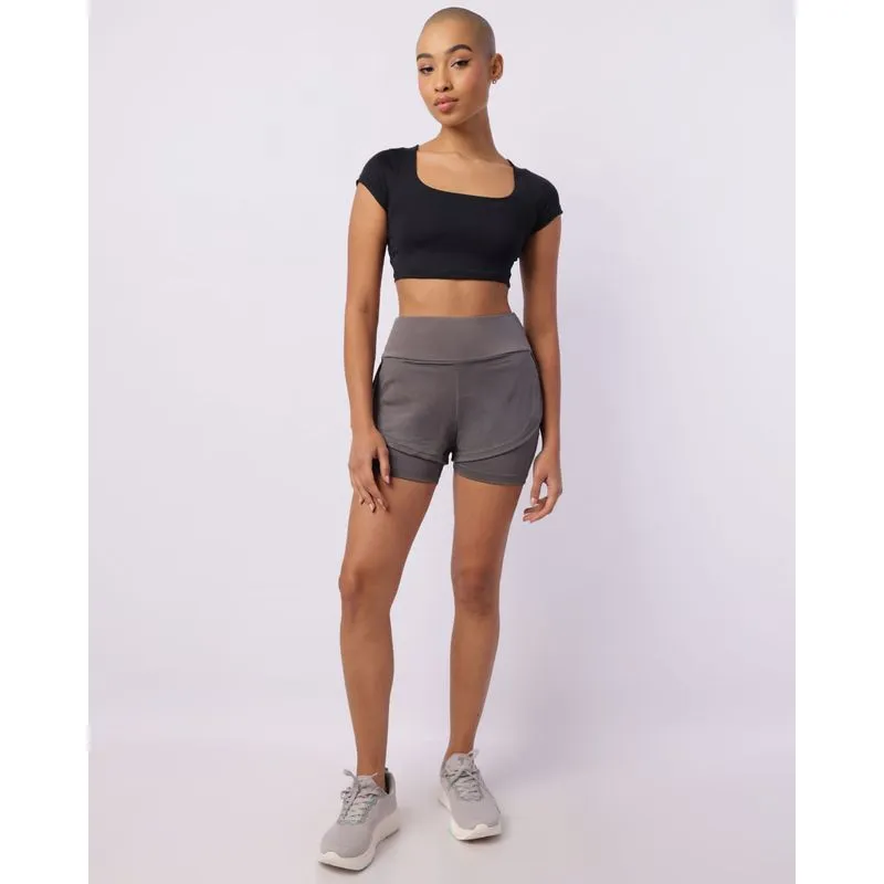 Short Ciclista Fitness Feminino com Sobreposição Cinza M