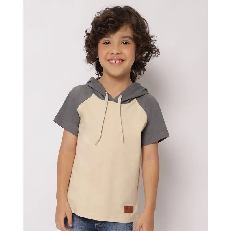Camiseta Infantil Algodão com Capuz Manga Curta Raglan Bege 4