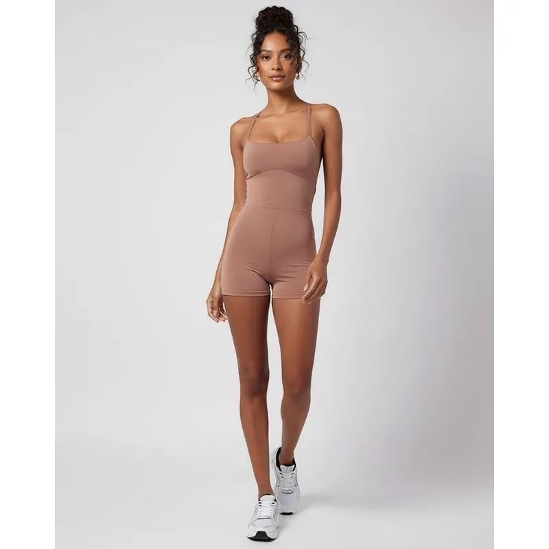 Macaquinho Fitness Feminino Curto Fitter Suplex Marrom GG