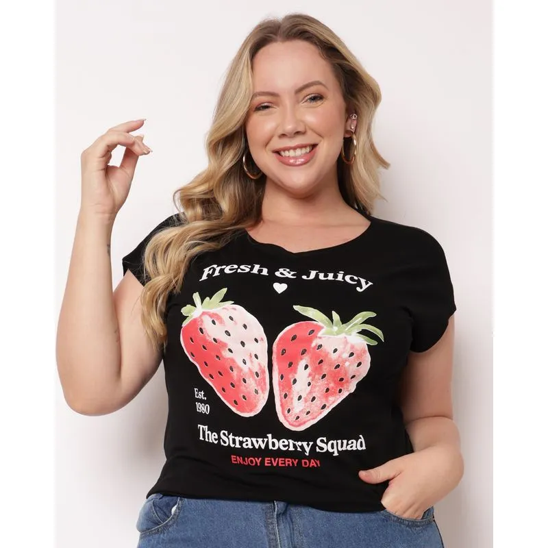 Blusa Plus Size Feminina com Estampa Morangos Preta G2