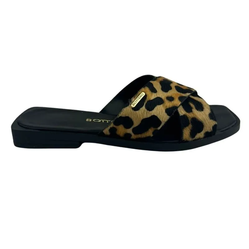 Sandália Feminina Rasteira Bottero 336818_1 Couro Poney Leo 39 / PRETO/LEOPARDO