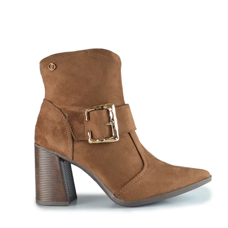 Bota Cano Curto Dakota Feminina D2392 006 CAMOSSIA BROWN 39