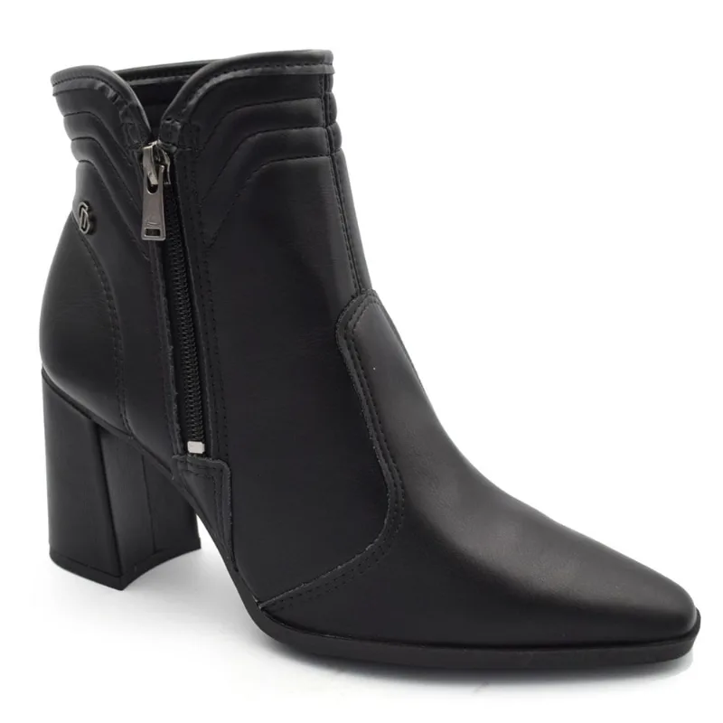 Bota de Cano Curto e Salto Bloco Feminina Dakota Preto D2395 38