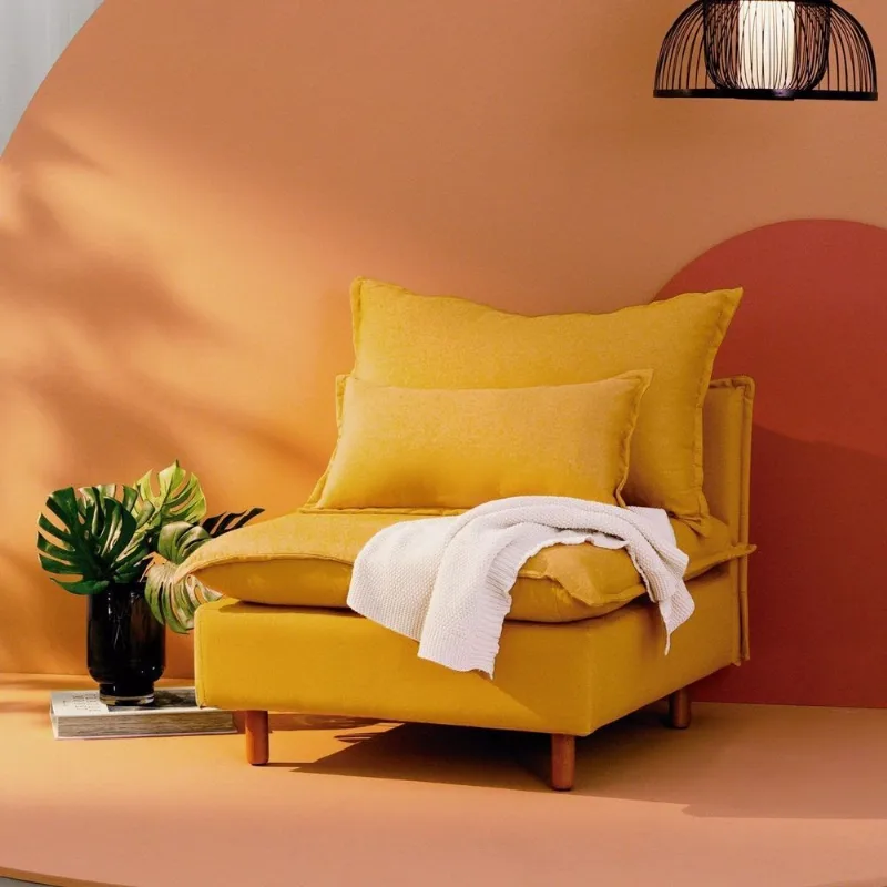 Sofá Modular com Encosto Pé Madeira Sôma CabeCasa MadeiraOriginals Mostarda