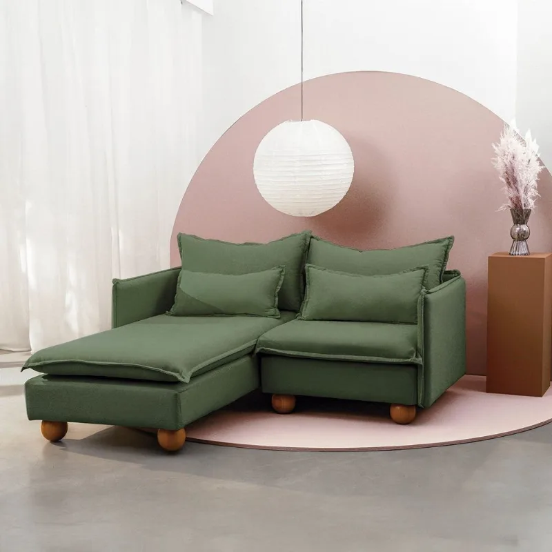 Sofá Modular 2 Lugares com Chaise e Pé Bolinha Sôma CabeCasa MadeiraOriginals Verde