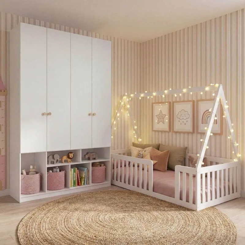 Quarto Montessori Cama com Telhado Giulia e Guarda-Roupa Curió 4 Portas Casatema B Branco