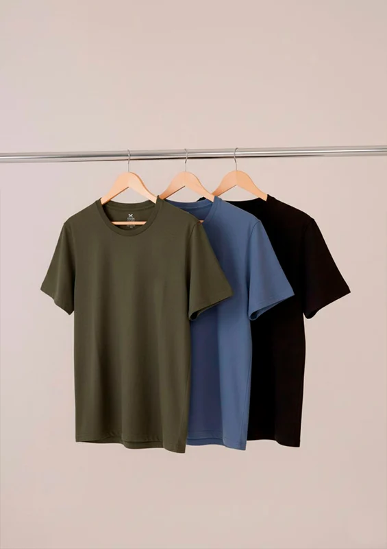 kit 3 Camisetas Slim Hering Gola Careca Masculino - Preto/Verde/Azul Marinho G