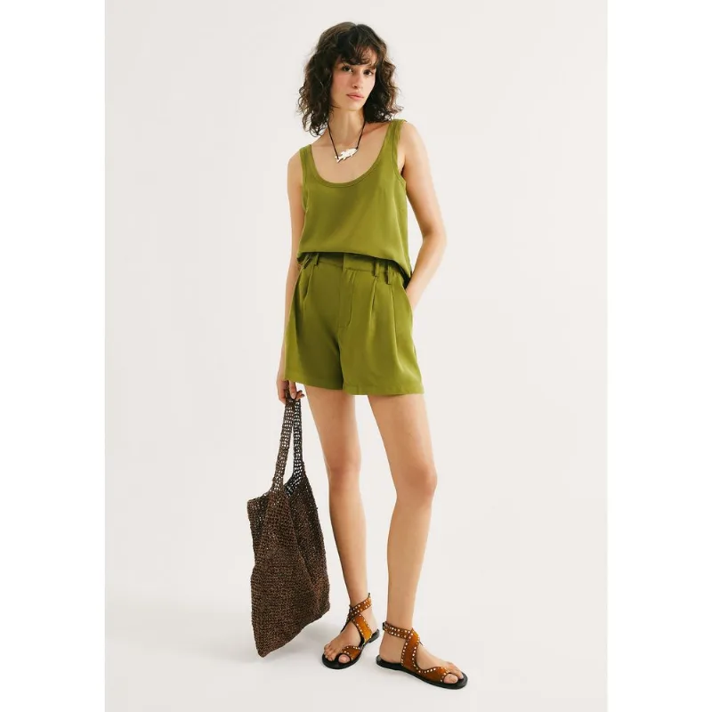 Shorts Feminino Em Alfaiataria Peach Touch - Verde 046