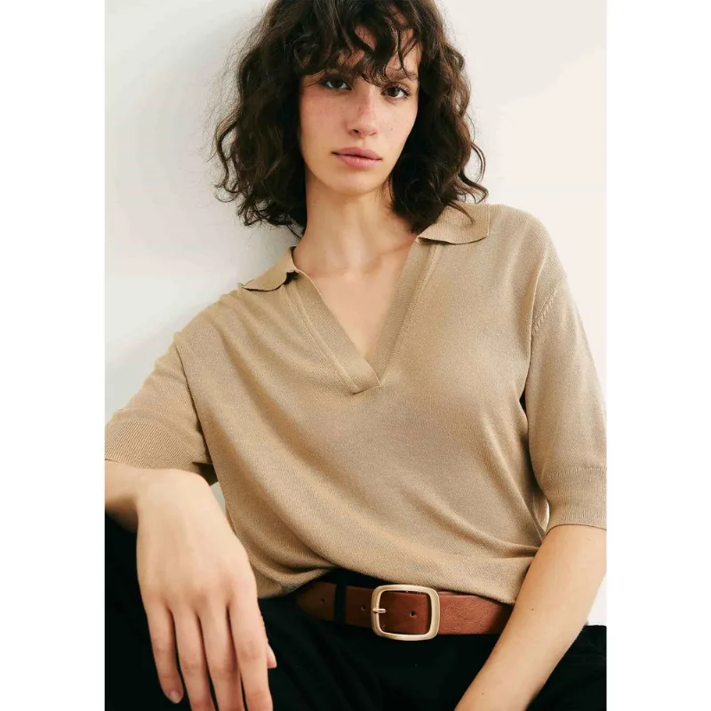 Polo Feminina Em Tricô Leve - Bege M
