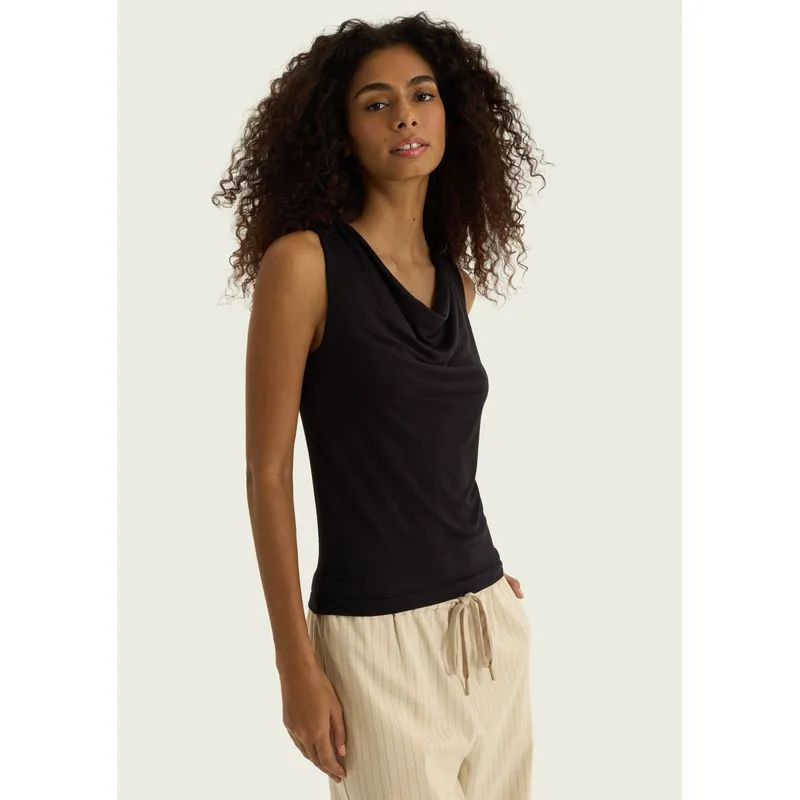 Regata Feminina Decote Degagê Em Viscose - Preto P