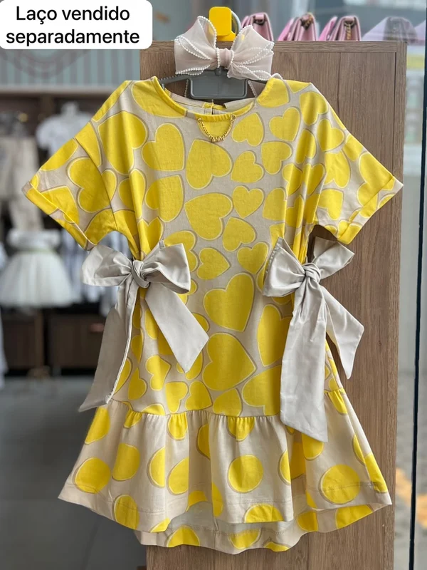 CONJUNTO BLUSA MANGA CURTA CORAÇÃO PINGENTE ANM E SHORT SAIA MOLETOM MENINA ANIMÊ AMARELO/BEGE / 12
