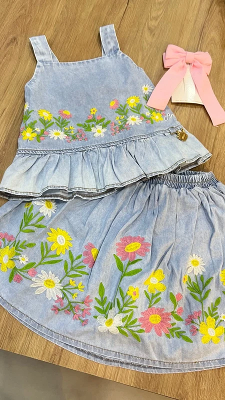 CONJUNTO BLUSA ALÇA FLORES JARDIM E SHORT SAIA MENINA ANIME JEANS / 3