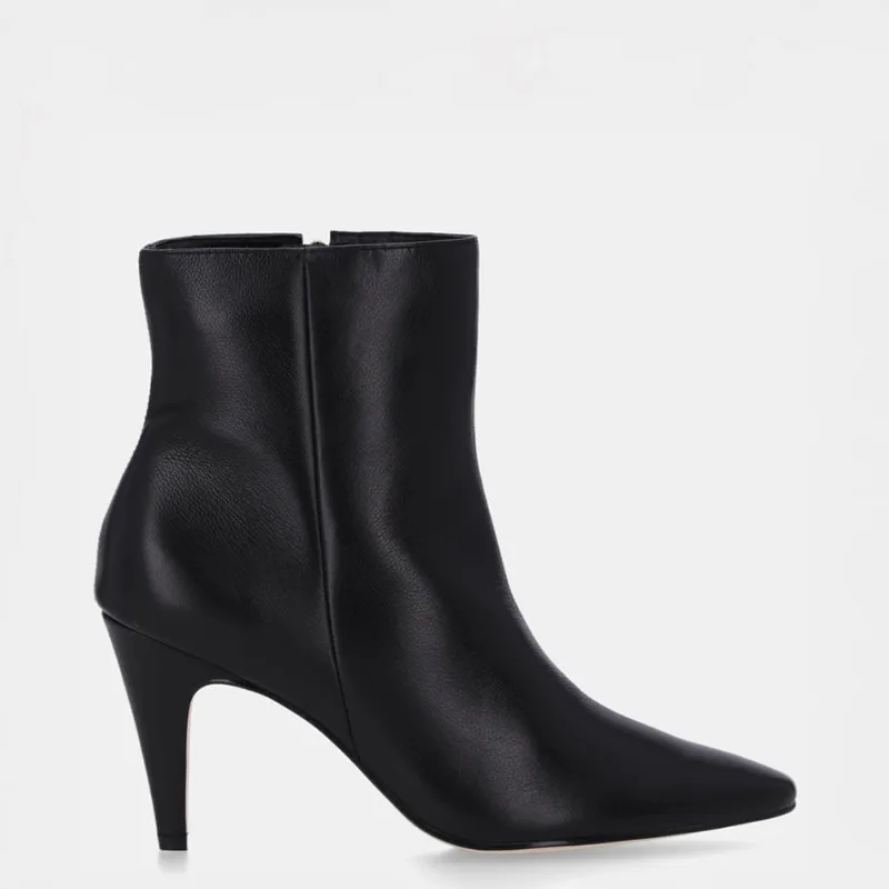 Bota Cano Curto Saara Preto - 81060001 35