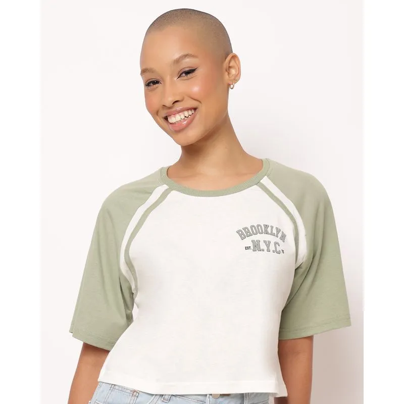 Camiseta Feminina Cropped Raglan Estampa Frontal Brooklyn Off White M
