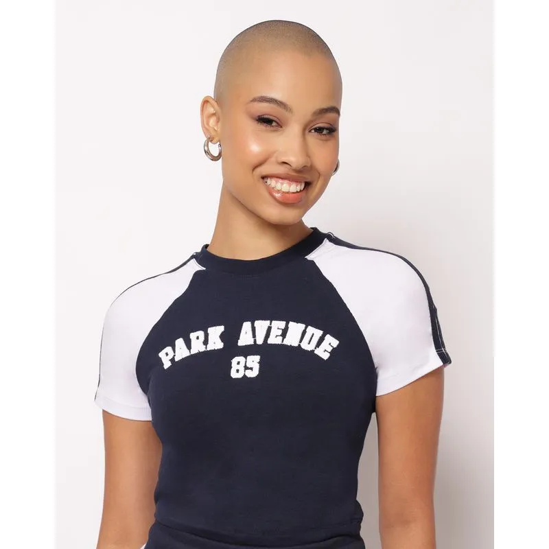 Camiseta Feminina Cropped Algodão com Bordado Marinho G