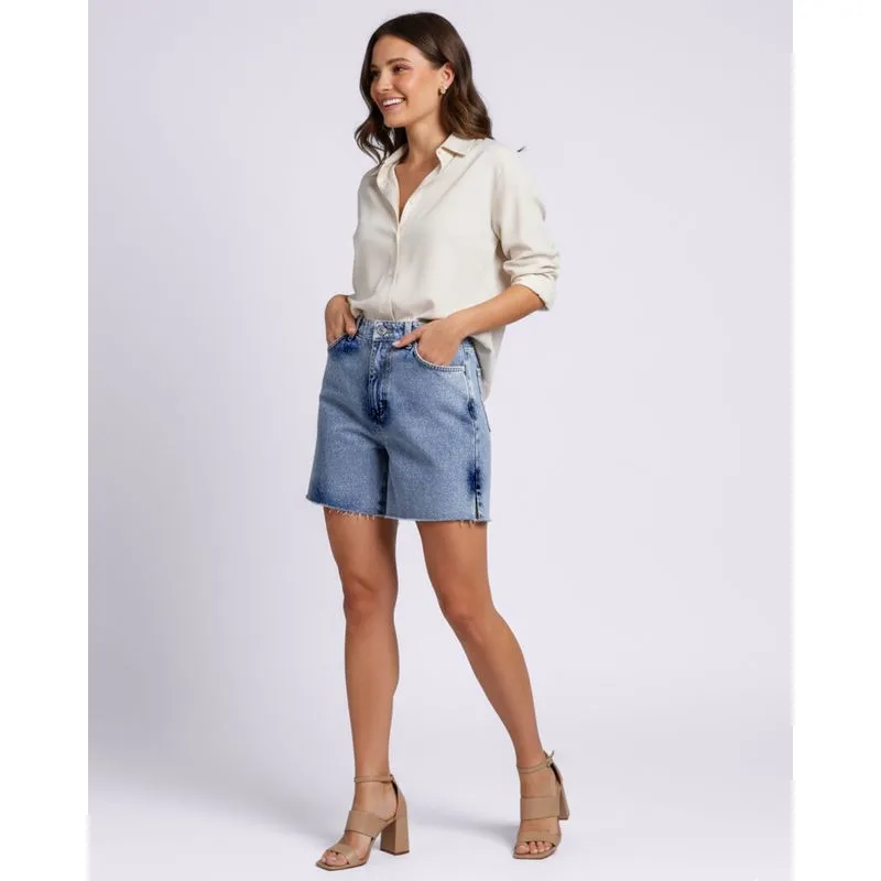 Bermuda Jeans Feminina Reta com Recorte Lateral Azul 44