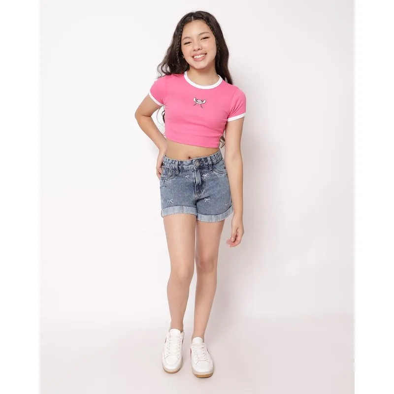 Short Jeans Juvenil Curto com Bordado Laços Azul 4