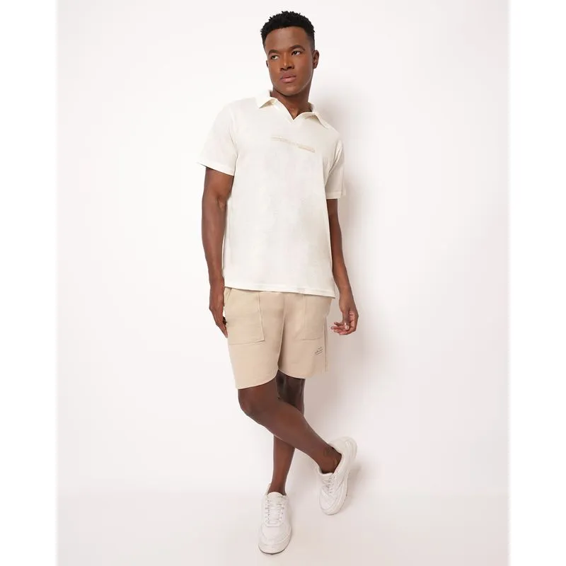 Bermuda Masculina Texturizada com Recorte nos Bolsos Bege M