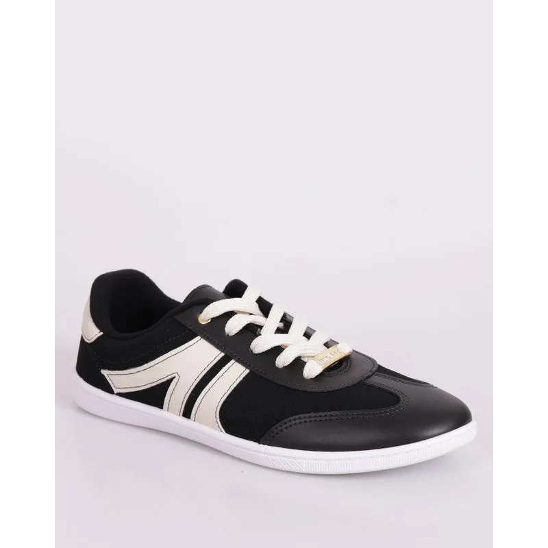 Tênis Feminino Casual Moleca com Recortes Preto 40