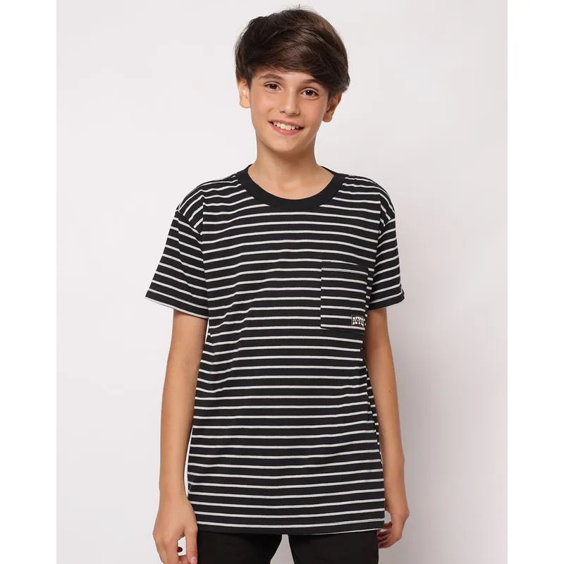 Camiseta Juvenil Listrada com Bolso Manga Curta Preta 10