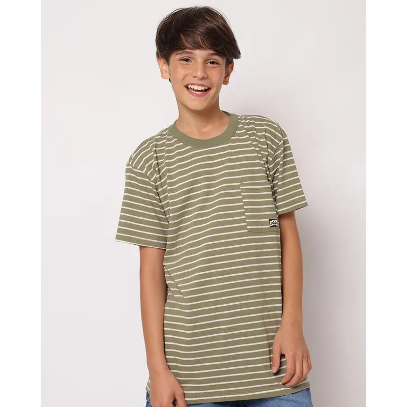 Camiseta Juvenil Listrada com Bolso Manga Curta Verde 10