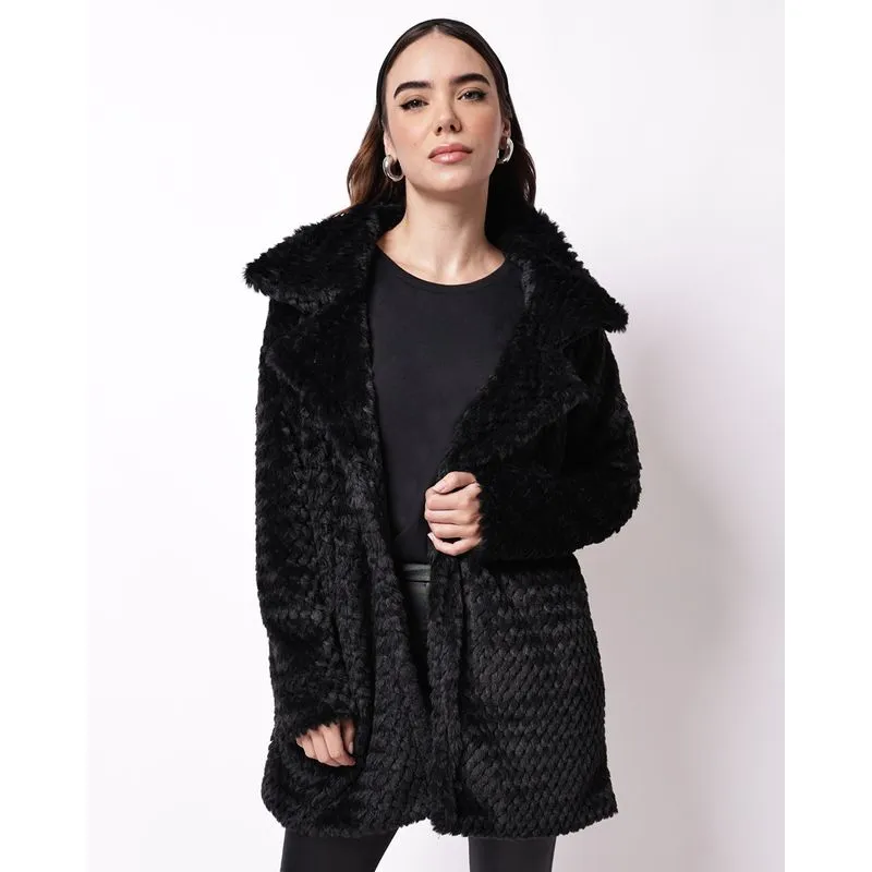 Casaco Feminino Alongado Peluciado com Bolsos Preto GG