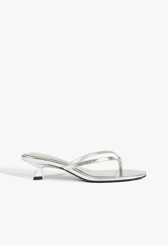Carolyn Sandal 8.5 / Silver / Metallic