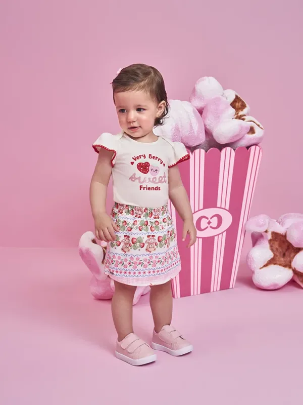 Conjunto Bebê Menina Body com Shorts Saia de Morangos