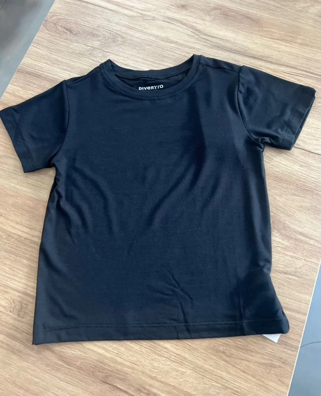 CAMISETA MANGA CURTA FIT LISA BÁSICA MENINO DIVERTTO Preto / 2