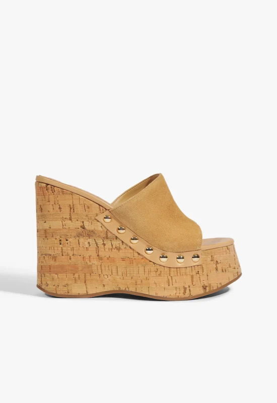 Dalle Studs Suede Sandal 5.5 / Light Wood / Suede