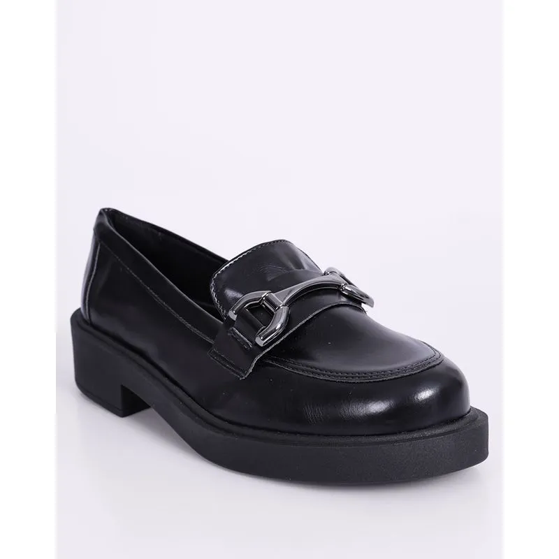 Mocassim Feminino Luv com Aviamento Prateado Preto 40