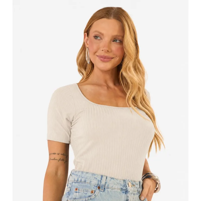 Blusa Feminina Decote Em U Infinita Cor Bege M
