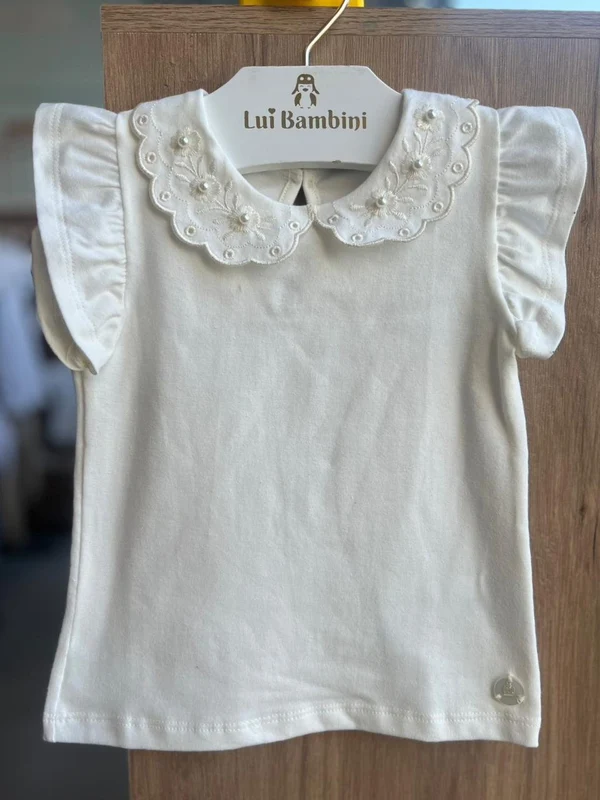 BLUSA MANGA CURTA GOLA FLORAL BORDADA COM PÉROLAS E BABADO MENINA MILON OFF / 1