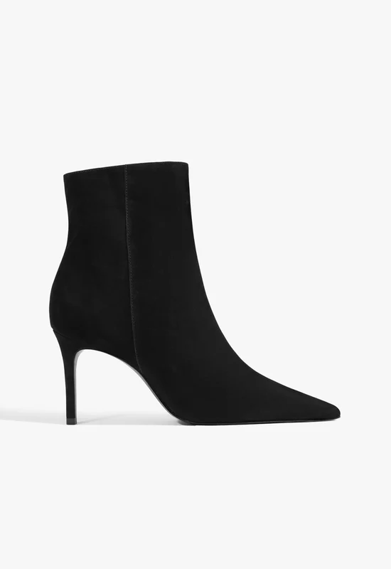 Mikki Suede Bootie 10.5 / Black / Nubuck