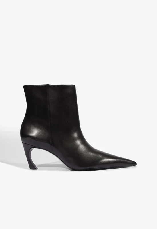 Lexi Leather Bootie 6.5 / Black / Leather