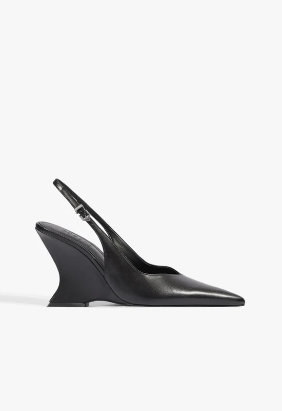 Siena Buckle Leather Pump 9 / Black / Leather
