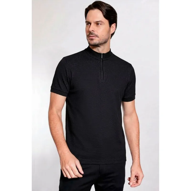Camiseta Gola Alta Com Zíper Preto - XGG