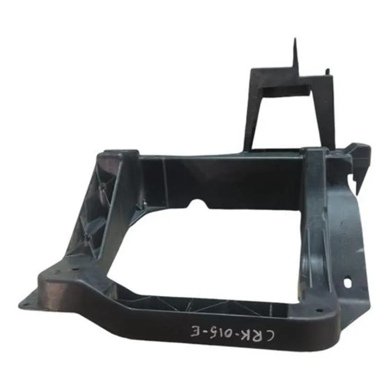 Suporte Farol Esquerdo Traseiro Cherokee 3.0 V6 2014 A 2019