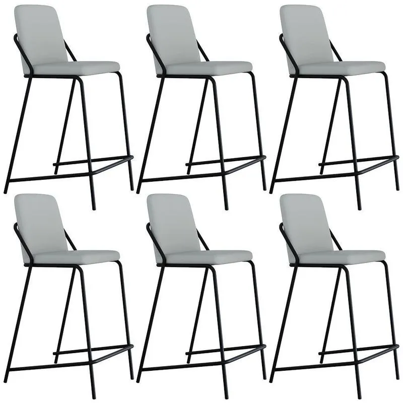 Kit 6 Banquetas Altas C01 Courino Saturno Off White Assento Estofado com Encosto Preto Lyam Decor