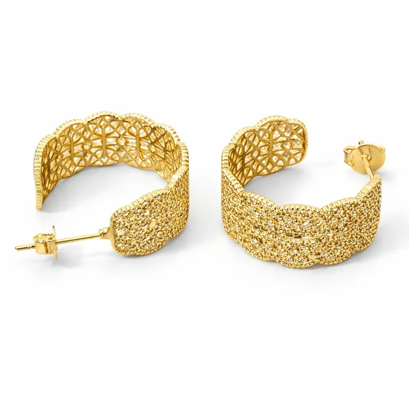 Brinco Argola Rendada G Banhado a Ouro 18k