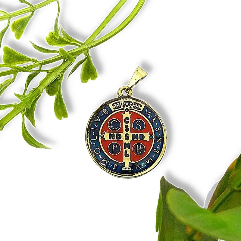 Medalha Religiosa De São Bento Resinada Dourada Pequena 2cm