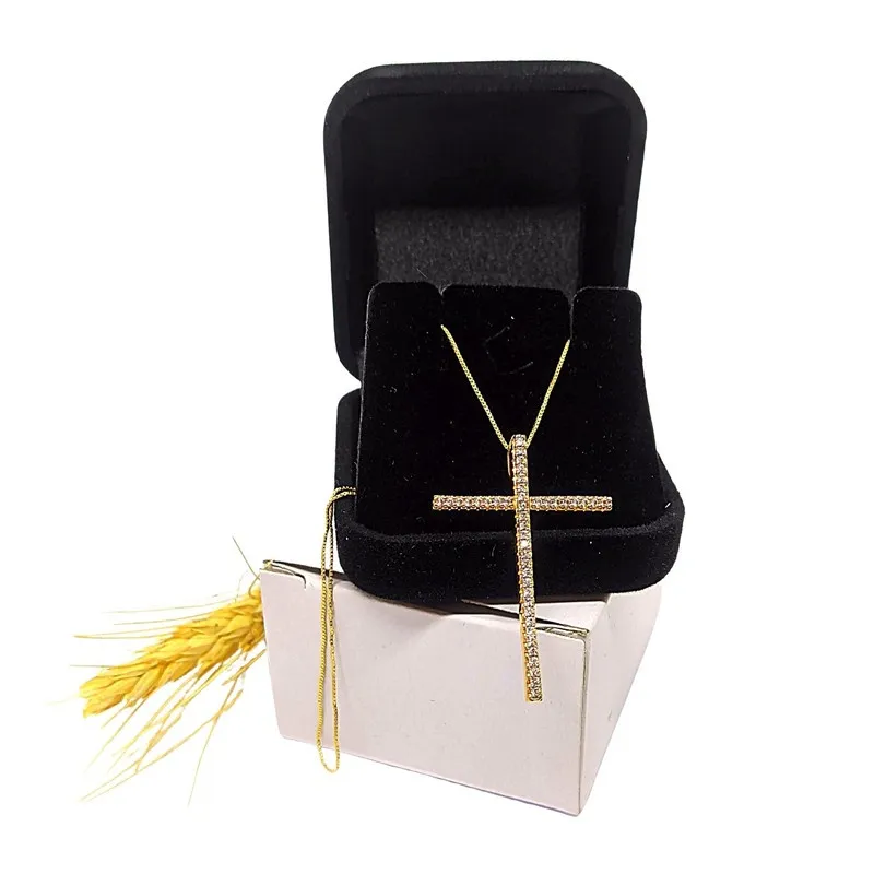 Corrente Feminina Com Pingente De Cruz Banhada A Ouro 18k