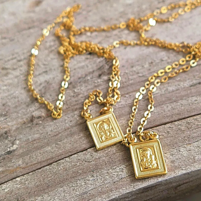 Escapulário De Nossa Senhora Do Carmo Banhado A Ouro Pequeno
