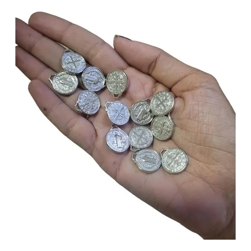 10x Kit 100 Medalhas São Bento Dourada 1,5cm Pingente Prate