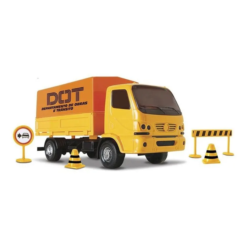 Caminhão Carreta Com Acessórios Placas E Cones De Transito